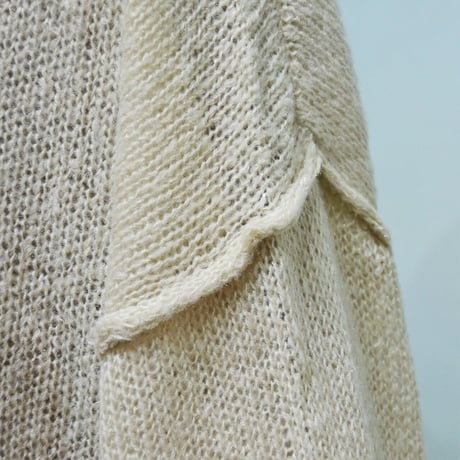 エクリュのゆったりニット(NEW）