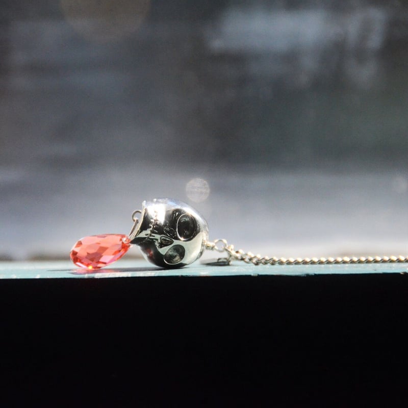 YOSHiKO CREATiON PARiSの片耳用スカルピアス PINK（NEW) | Mi