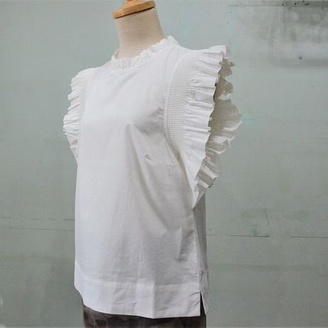 English factoryのフリルブラウス（NEW）