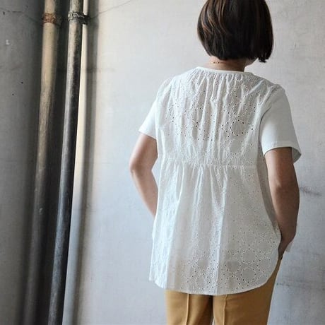 大きなお花モチーフのTEE（NEW)