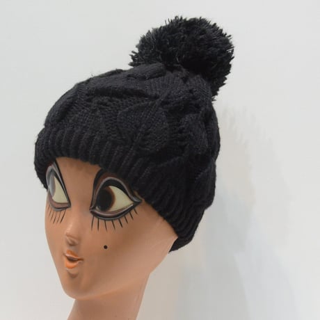 ポンポン付き  黒のニットキャップ（USED）