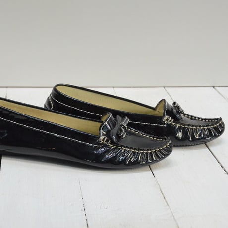 ステッチがアクセントのローファー（NEW by MARC JACOBS)