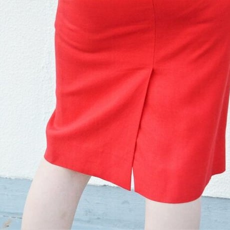 Wear｜目が覚めるような赤色GIVENCHYスカート（80's vintage GIVENCHY）