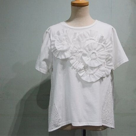 大きなお花モチーフのTEE（NEW)