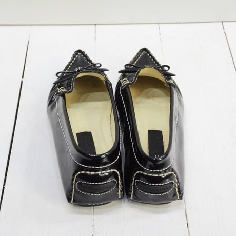 ステッチがアクセントのローファー（NEW by MARC JACOBS)