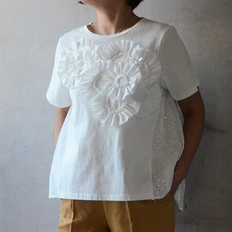 大きなお花モチーフのTEE（NEW)