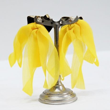 黄色のシフォンピアス（NEW)