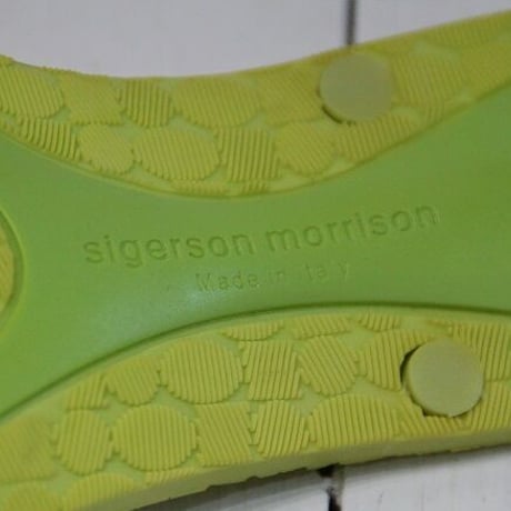 ☆26周年記念　第3弾　サンダル大SALE☆sigerson morrison（シガーソン モリソン）greenトングサンダル made in Italy（NEW）