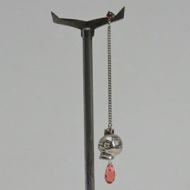 YOSHiKO CREATiON PARiSの片耳用スカルピアス PINK（NEW) | Mi