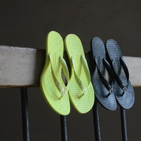 ☆26周年記念　第3弾　サンダル大SALE☆sigerson morrison（シガーソン モリソン）greenトングサンダル made in Italy（NEW）