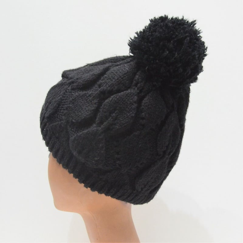ポンポン付き 黒のニットキャップ(USED) | Mirriam ポンポン付き 黒のニットキャップ(USED) | Mirriam