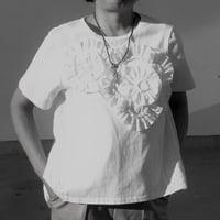大きなお花モチーフのTEE（NEW)