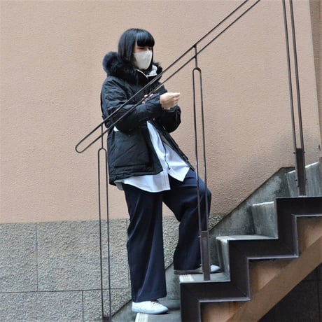 大人仕様、光沢感のあるセミワイドパンツ（NEW）
