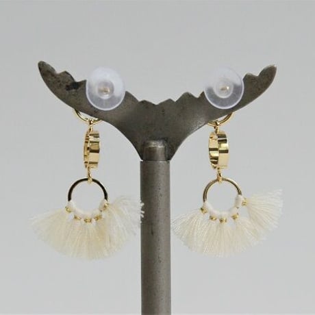 フリンジのついたピアス（NEW)