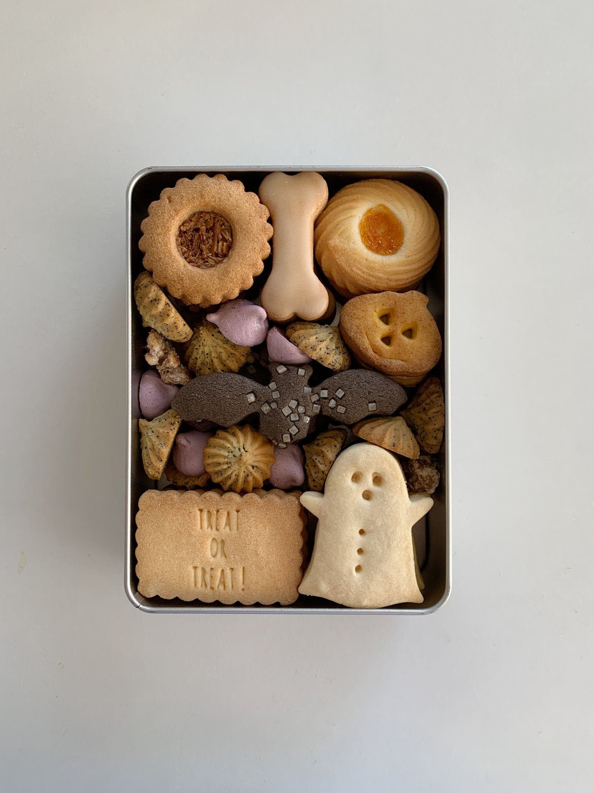 ハロウィンクッキー缶 | treat or treat !