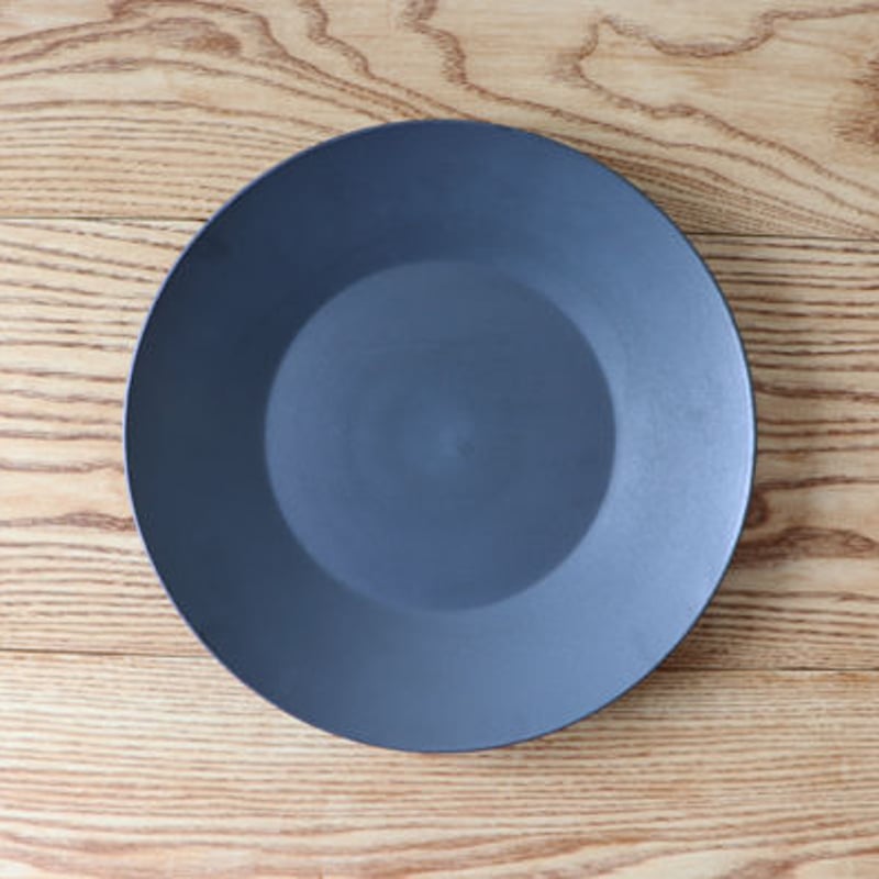 リム皿（9寸）SUMIブラック | 天龍窯 オンラインストア