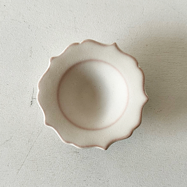 ★陽刻輪花鉢★室町～桃山☆骨董品　☆ 凛花豆鉢 ホワイト | 天龍窯 オンラインストア