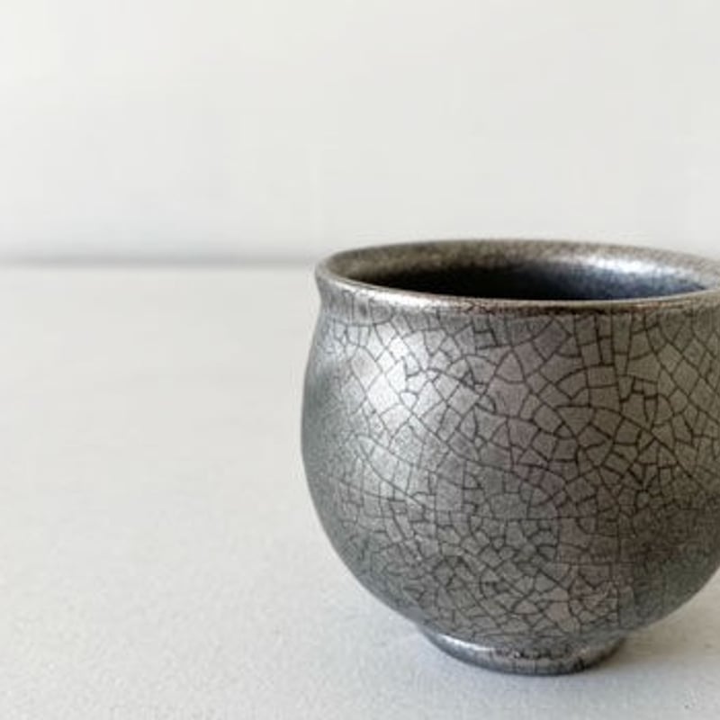 旧家蔵出　御匠一口呑茶碗　銀龍御用　稀少 高級な銀龍彫刻　アンティーク　時代物 銀彩ぐい吞 | 天龍窯 オンラインストア