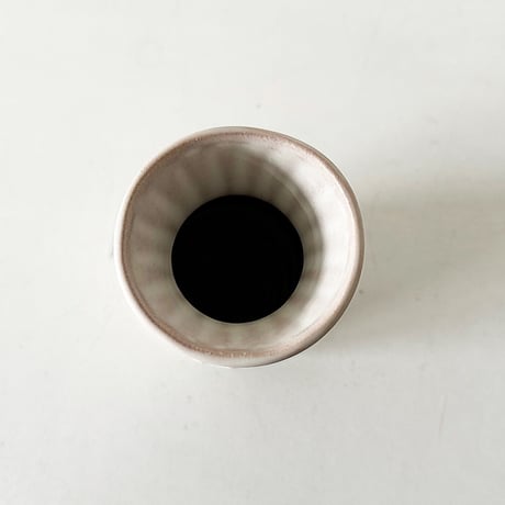 しのぎ花入　ホワイト
