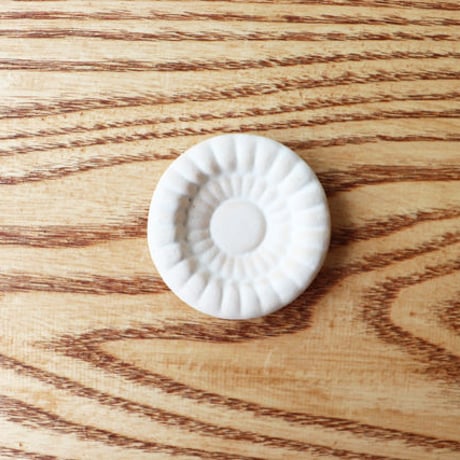 菊紋箸置　ホワイト