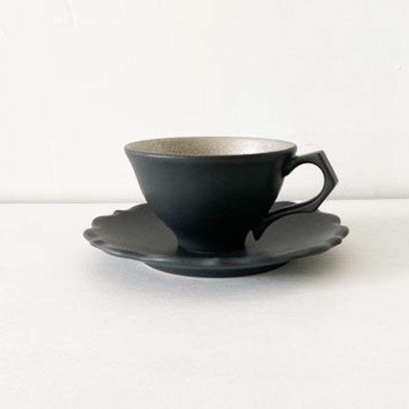凛花カップ＆ソーサー シルバー×ブラック | 天龍窯 オンラインストア