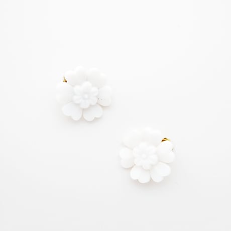 イヤリング_白い花