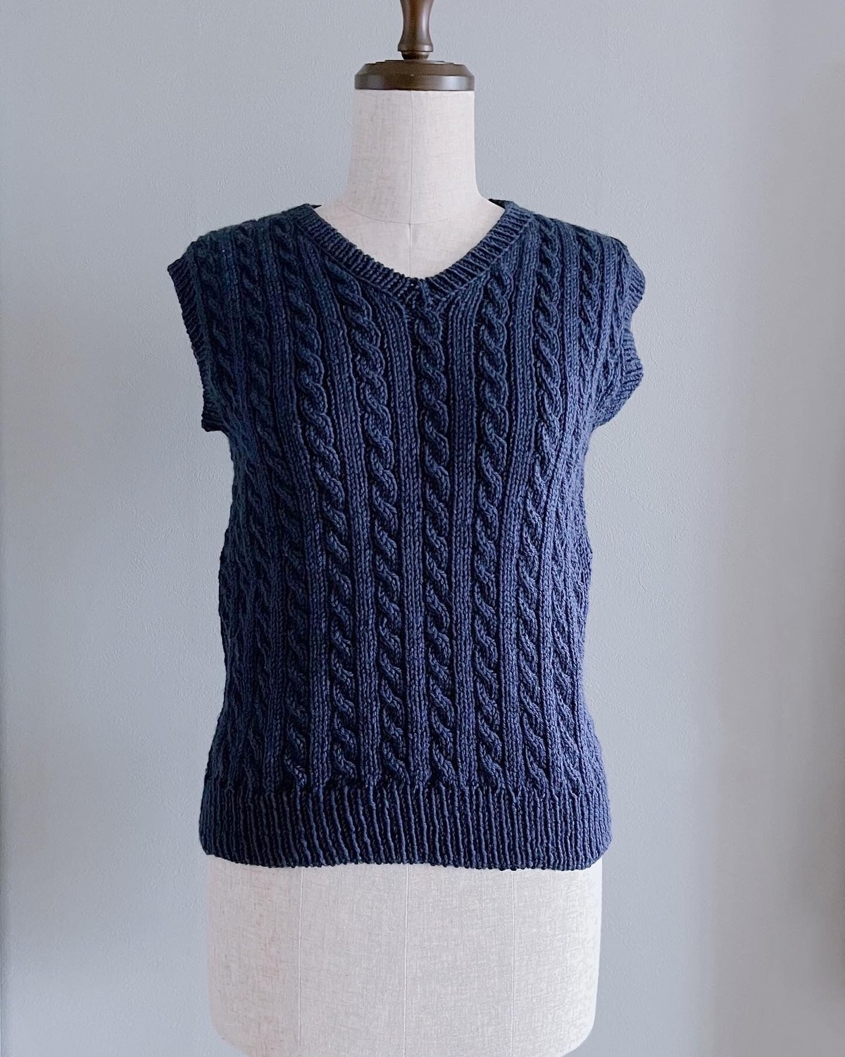 美品♪自由区 大きいサイズ44【リバーシブル】ニットダウンベスト