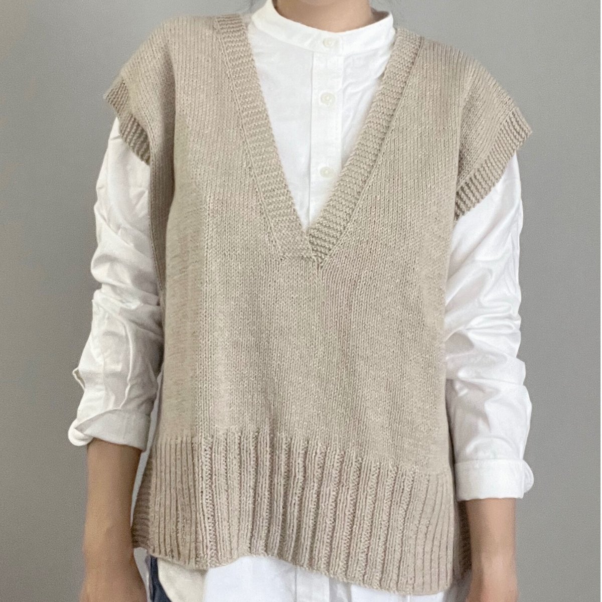 トップダウン イージーVネックベスト】ダウンロードパターン | Ami