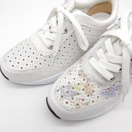 WX3502 PUNCHING SIDE FASTENER SNEAKER