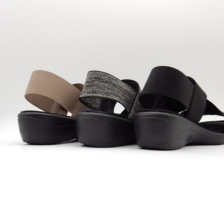 6895  RUBBER BELT SANDALS