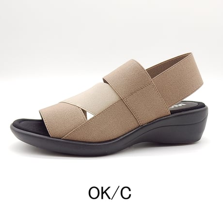 6895  RUBBER BELT SANDALS