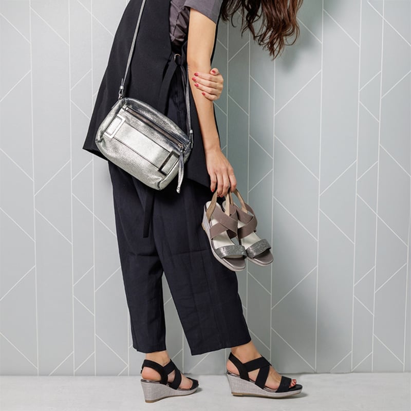 XJ5260 CROSS BELT WEDGE SOLE SANDALS | MUUM