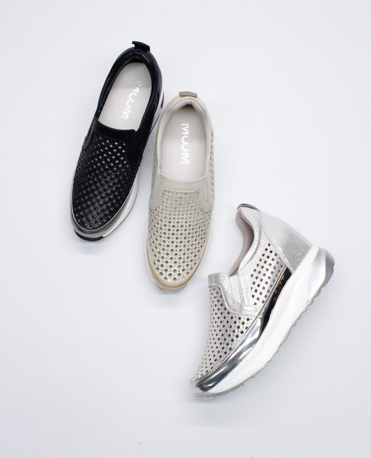 【miu】　きりん　27個 9875 PUNCING SLIPON | MUUM