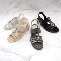 6884 SQUARE BIJOU STRAP SANDALS