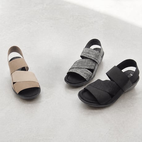 6895  RUBBER BELT SANDALS