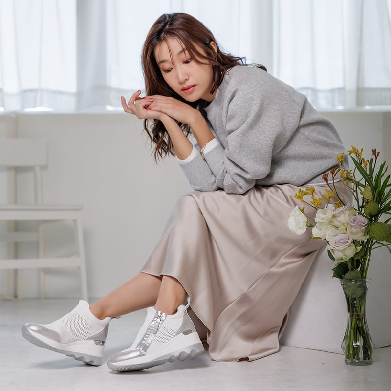 WX2100 LOGO KNIT WEDGESOLE SNEAKERS | MUUM
