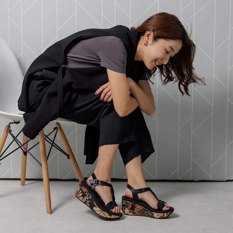 8219 TWIST STRAP SANDALS | MUUM