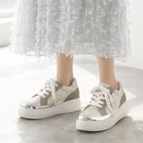 WX1802  METAL STAR LACEUP SNEAKERS