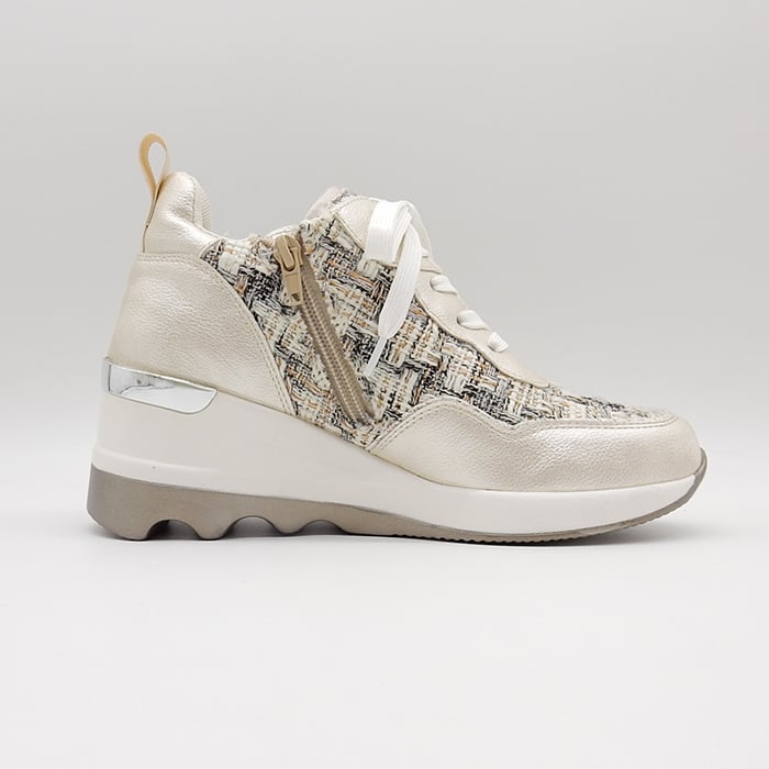 【メルル⠀】 WX2106 ROUND METALPARTS SNEAKER | MUUM