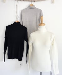 Ribbed turtle knit 　　　　off white/light gray/ black