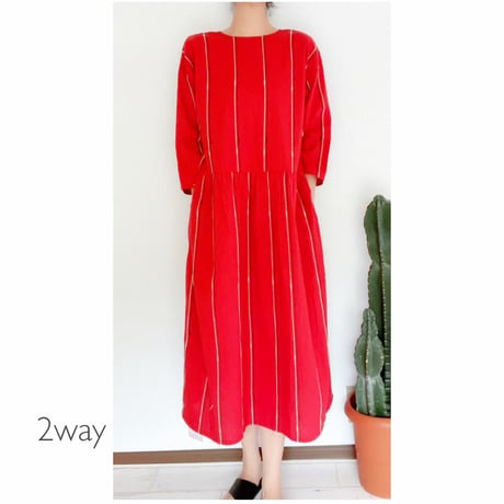 Open V neck embroidery line dress 　　2way　red