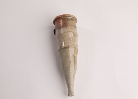 灰釉掛花入　Ash-glazed hanging flower vase　F7_01