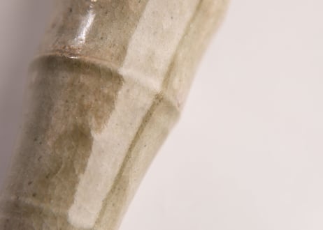 灰釉掛花入　Ash-glazed hanging flower vase　F7_01