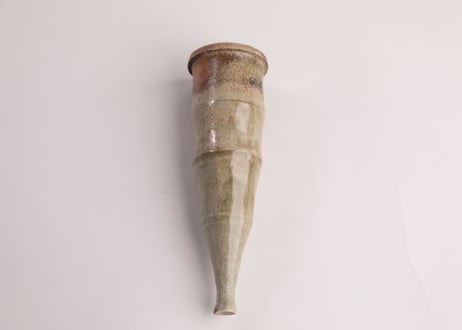 灰釉掛花入　Ash-glazed hanging flower vase　F7_01