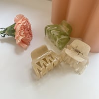 marble color hair clip