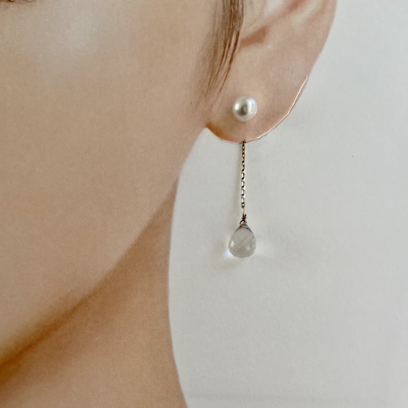 ジュリー ミルキークォーツチェーン バックキャッチ ピアス 【K10