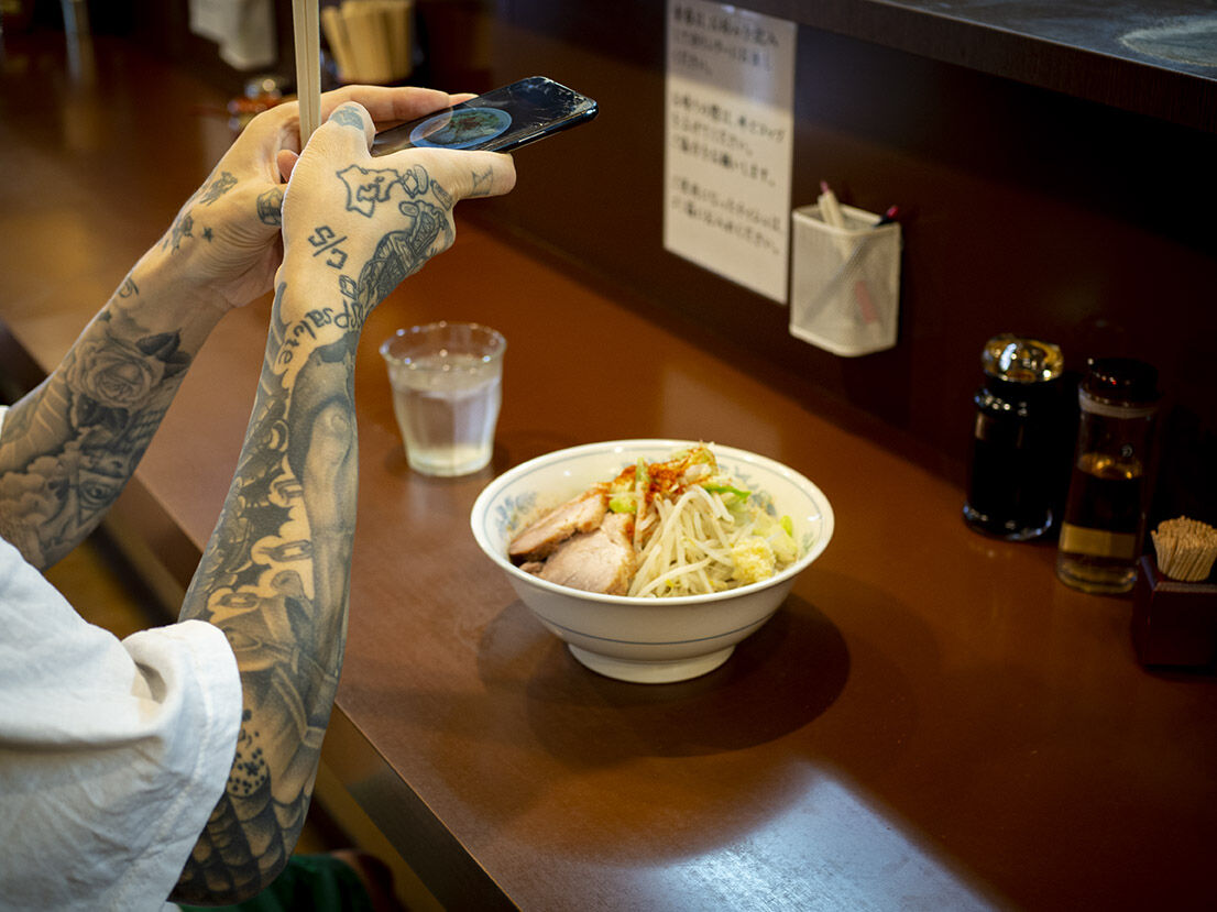 sumi様 三徳 ステン 青紙スーパー 磨き 墨漆柄 165mm – MUSASHI