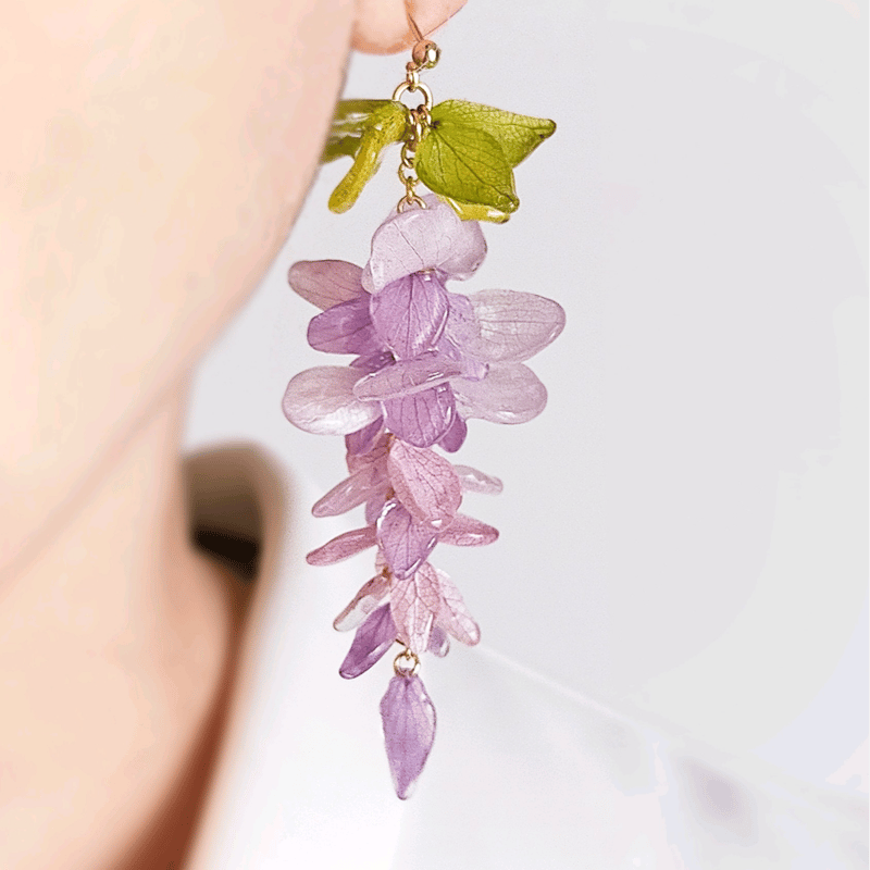 受注制作】生花細工. 本物のお花 藤の房の揺れる耳飾り ピアス 