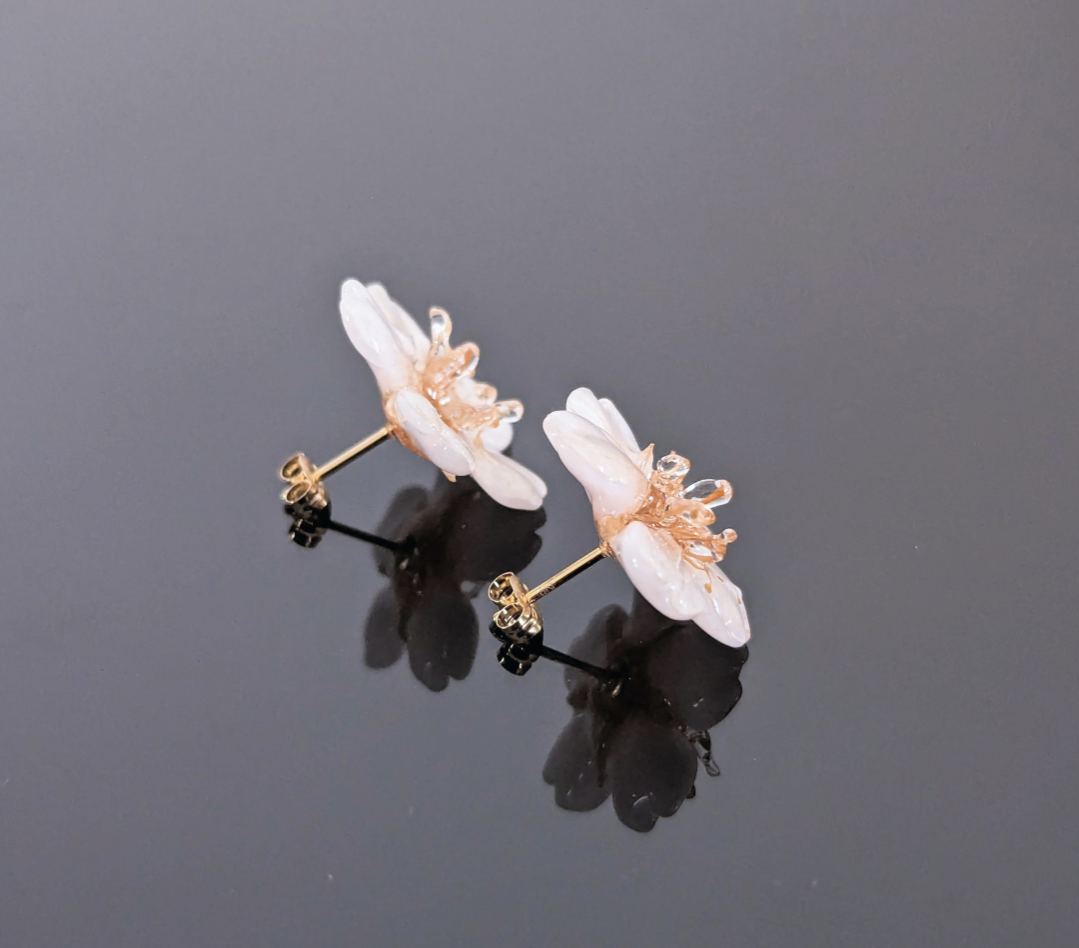 K18】Everpink. 本物のお花 厳選花で仕上げる桜のピアス 18金 ミニ