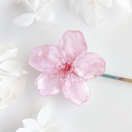 【受注制作】Early Bloom. 本物のお花　早咲き桜のゴールドピン　鮮やか透けピンク　プリザーブドフラワー  ヘアピン
